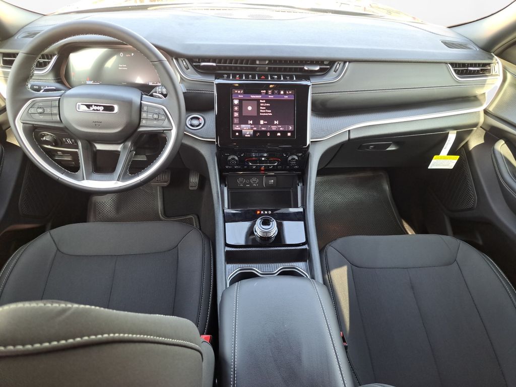 New Car 2025 Jeep Grand Cherokee  Laredo For Sale Under $35,000 In Austin, Texas