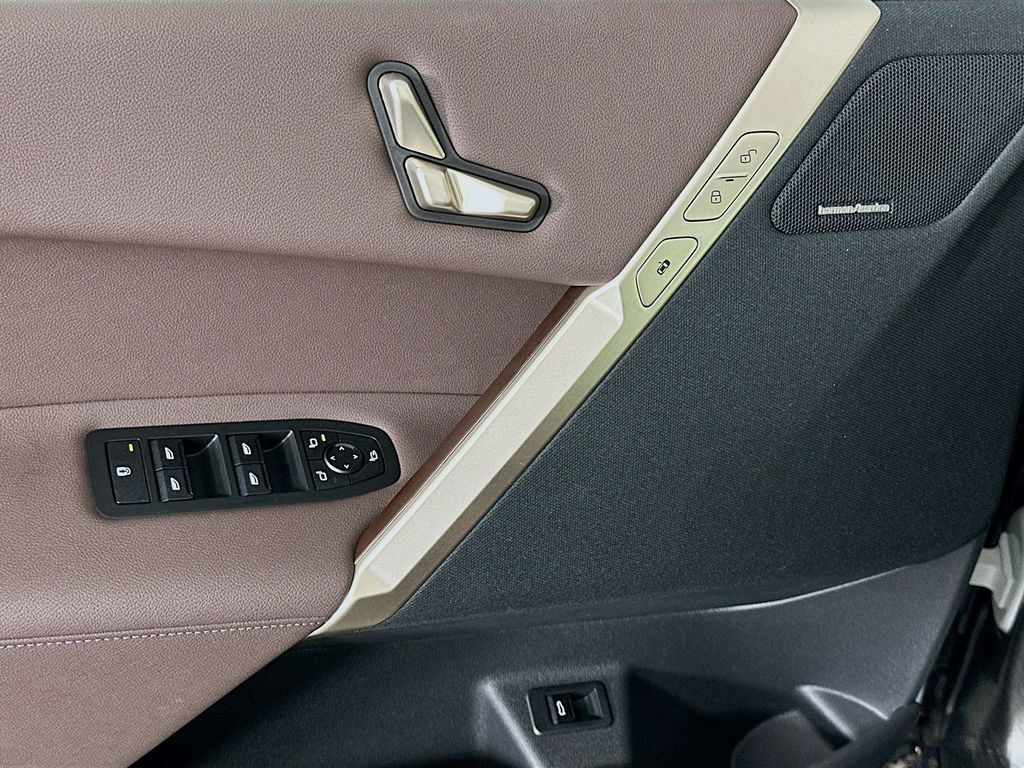 2026 BMW iX  20