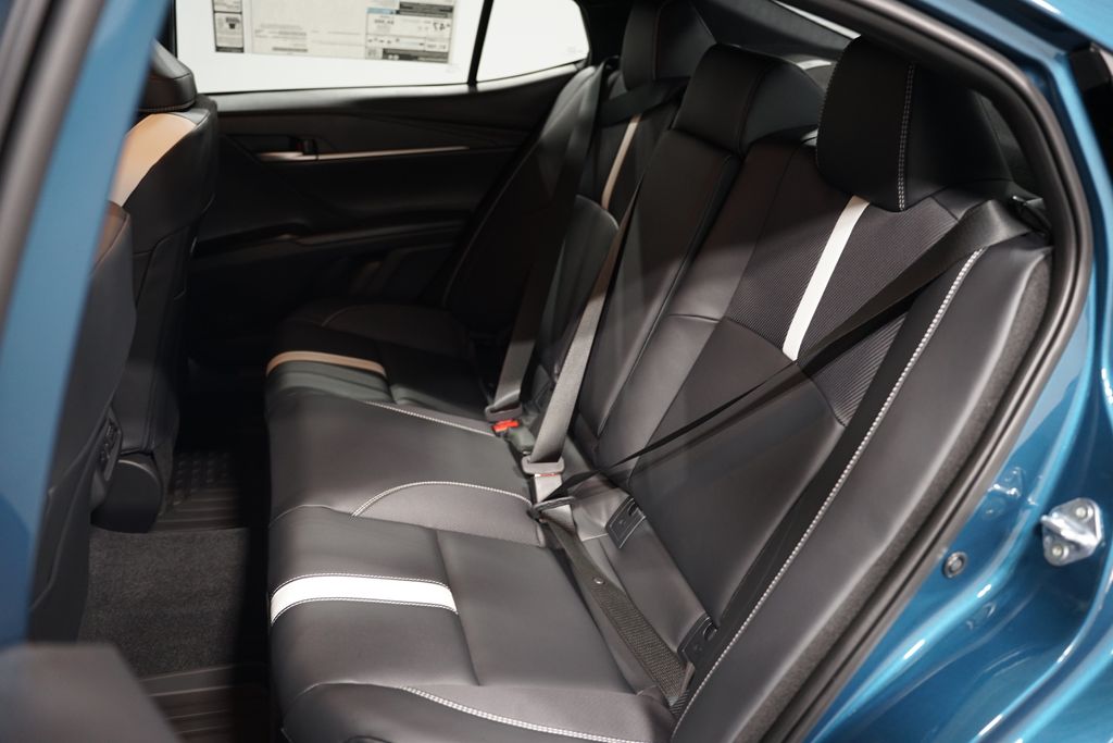 2025 Toyota Camry SE 30