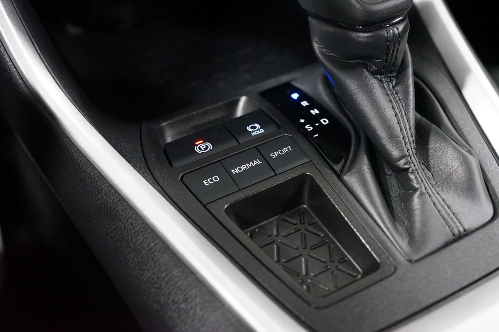 Thumbnail: 2024 Toyota RAV4 - 22