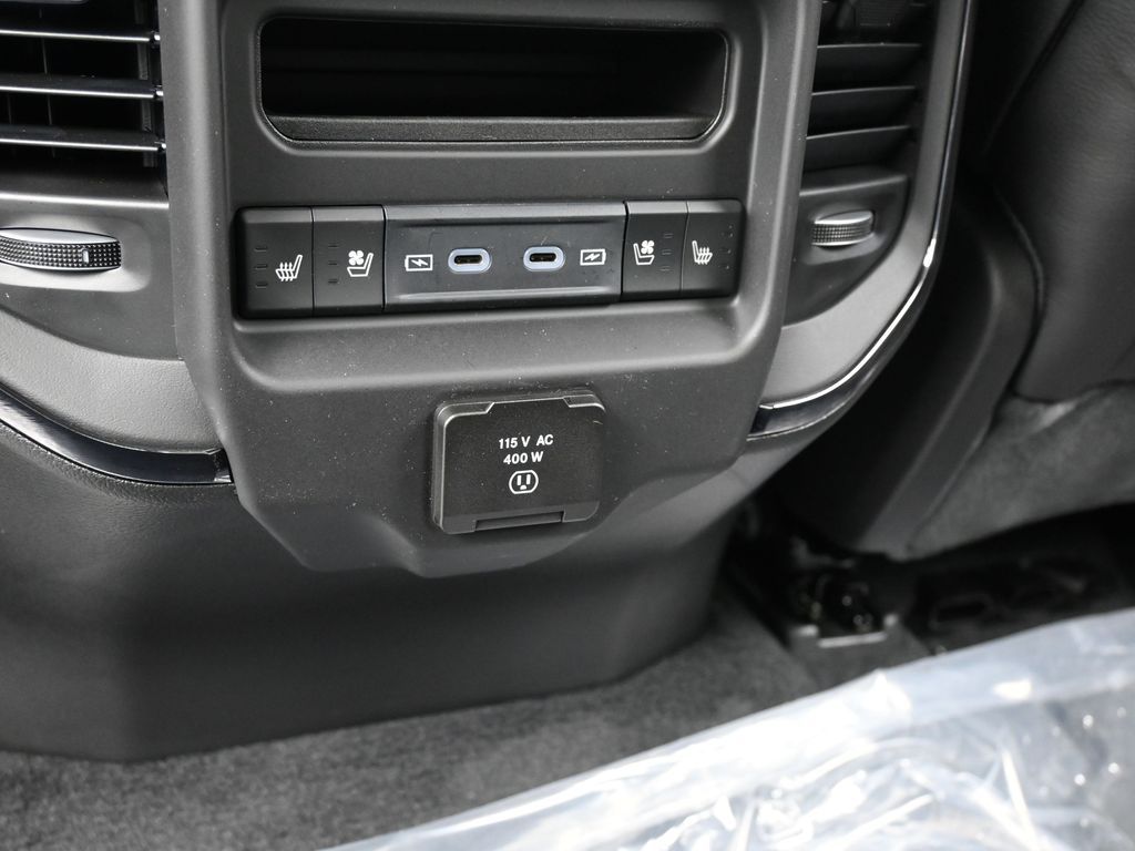 New 2026 Diamond Black Crystal Pearlcoat Ram Limited image 32