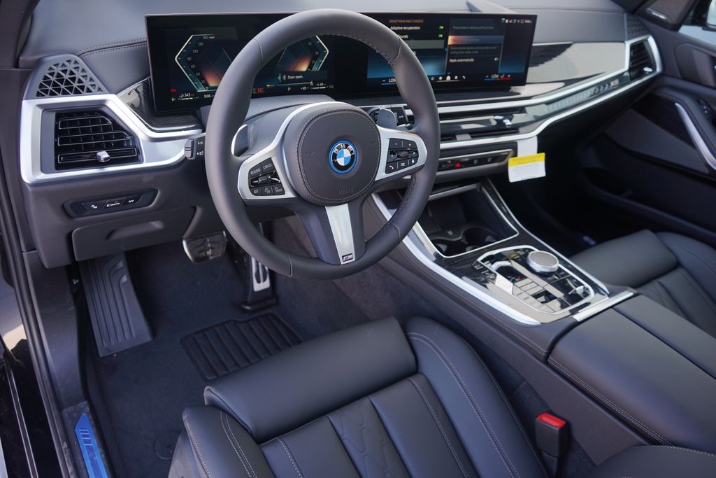 2025 BMW X5 xDrive50e 14