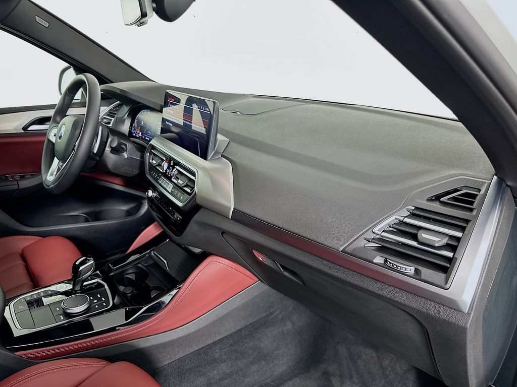 Thumbnail: 2025 BMW X4 - 30