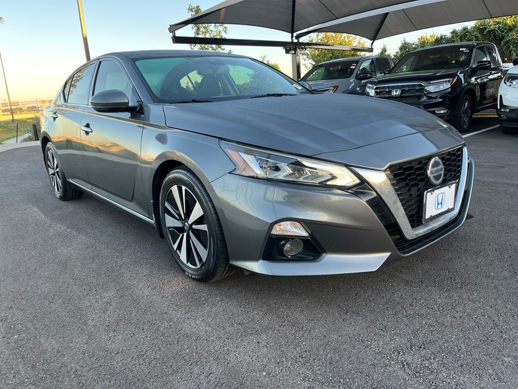 Thumbnail: 2020 Nissan Altima - 3