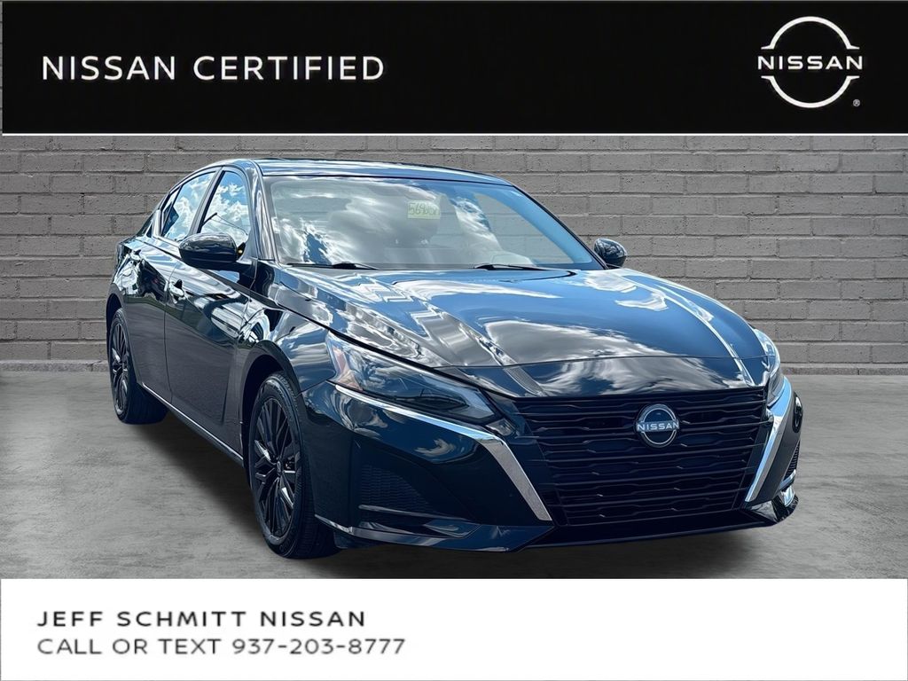 Super Black 2025 Nissan Altima Sedan Front-Wheel Drive Continuously Variable Transmission