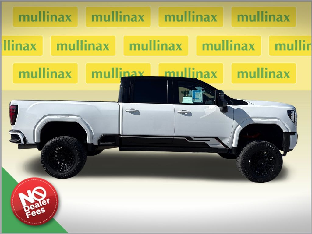 Used 2024 White GMC AT4 image 2