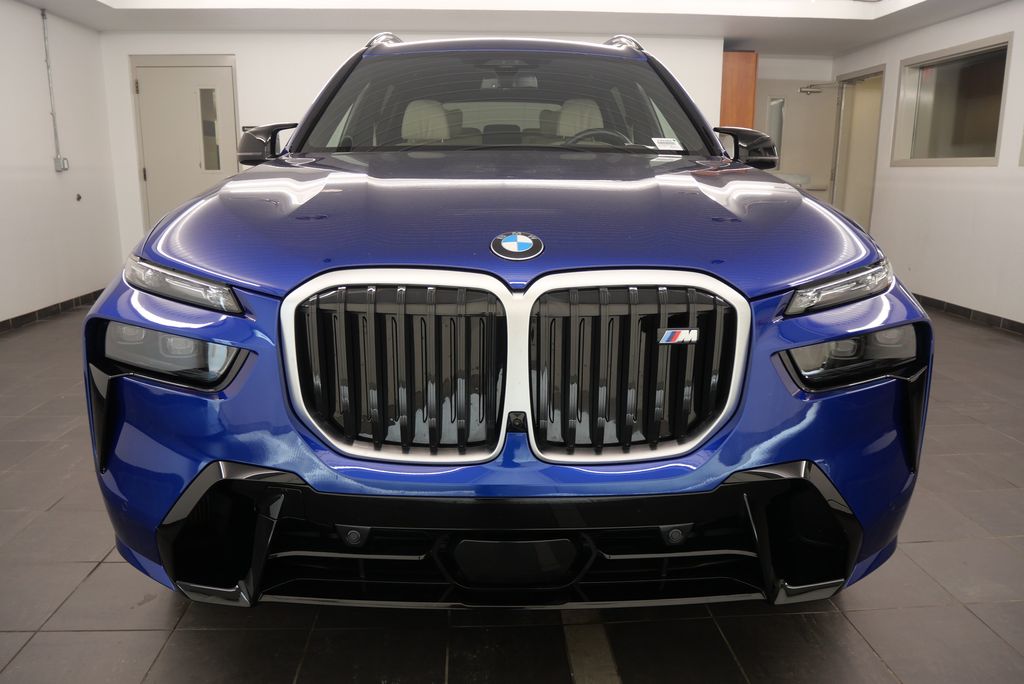 2024 BMW X7 M60i 10