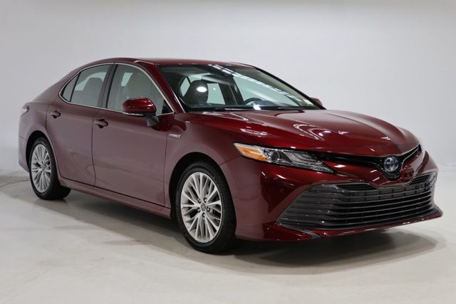  2020 Toyota Camry Hybrid XLE FWD   