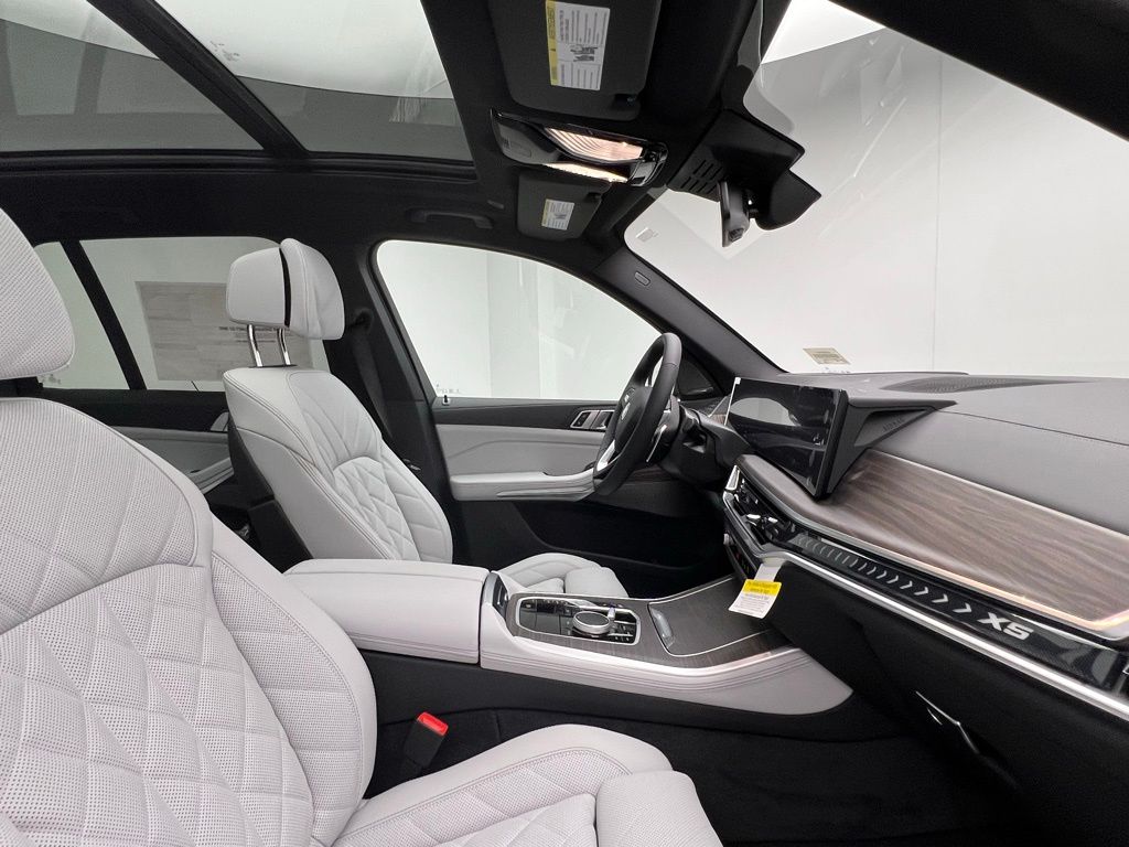 Thumbnail: 2026 BMW X5 - 6