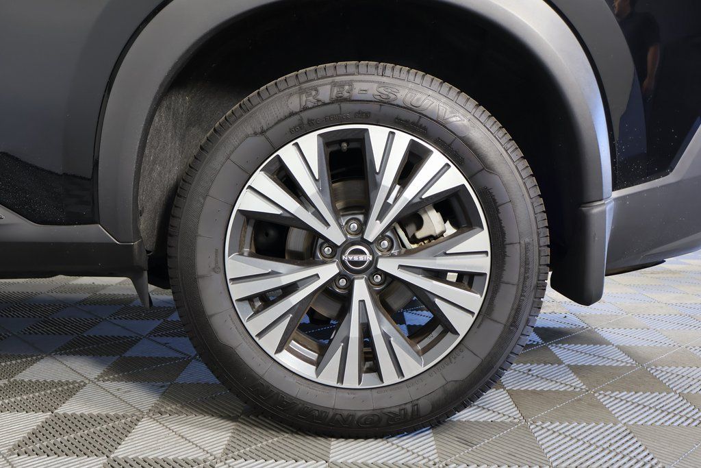 Thumbnail: 2022 Nissan Rogue - 16