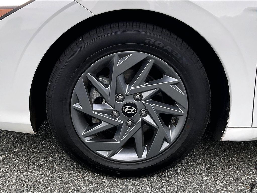 2024 Hyundai Elantra — photo 7