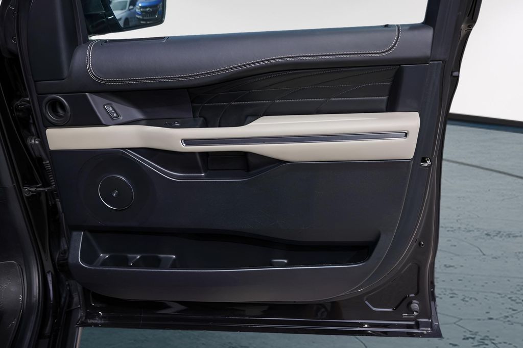 Used Car 2020 Ford Expedition  Platinum For Sale Under $30,000 In Austin, Texas