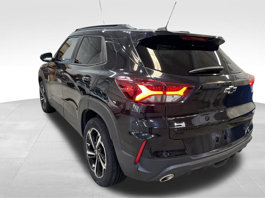 Used 2022 Black Chevrolet RS image 3