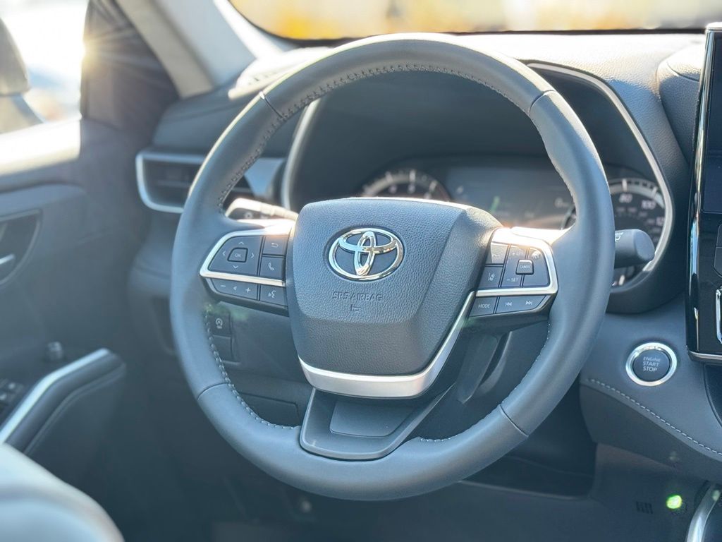 New 2026 Toyota Highlander SUV