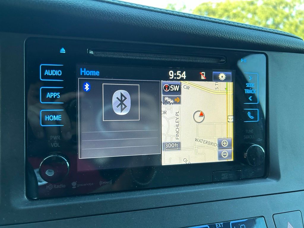 Thumbnail: 2017 Toyota Sienna - 25