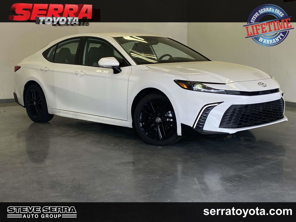 2026 Toyota Camry SE FWD