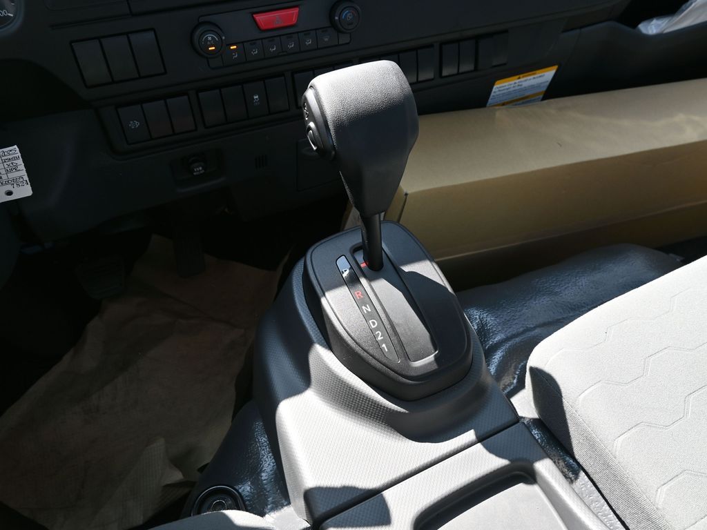 2025 Isuzu NPR XD 