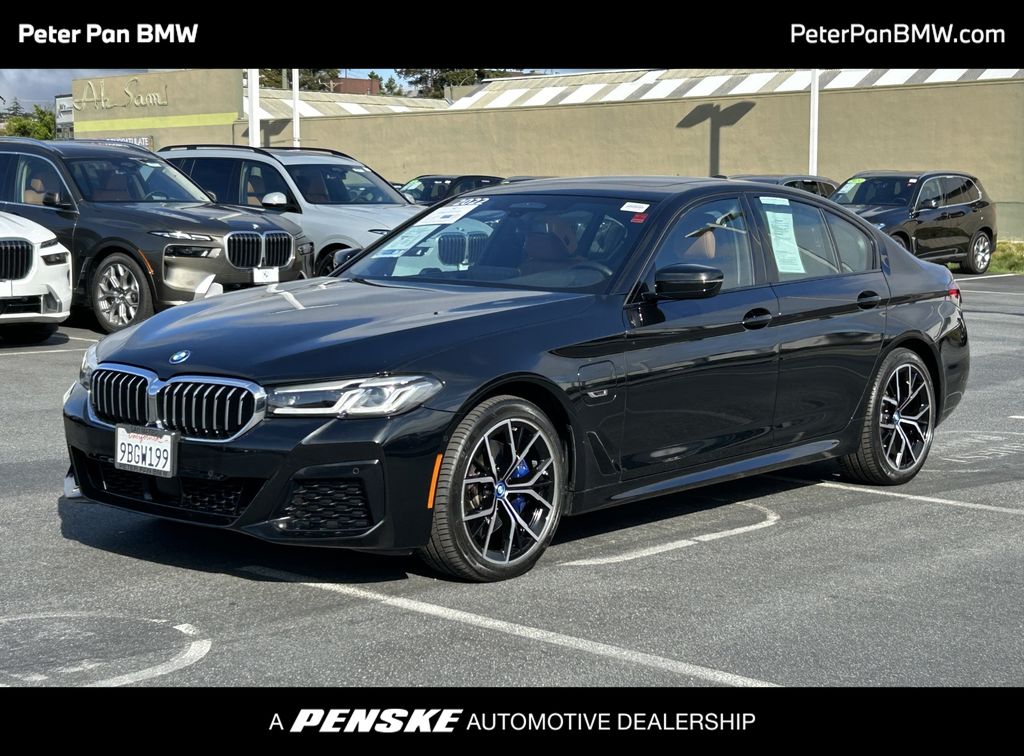 2022 BMW 5 Series 530e iPerformance Hero Image