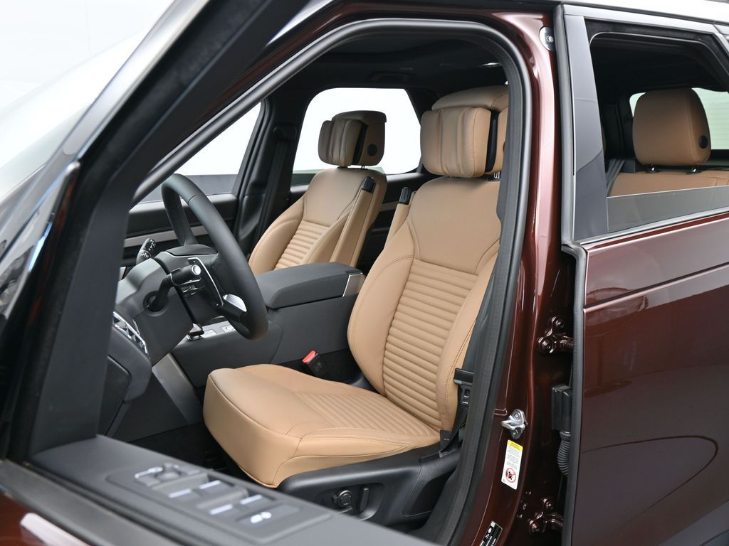 2026 Land Rover Discovery Gemini Edition - Photo 8