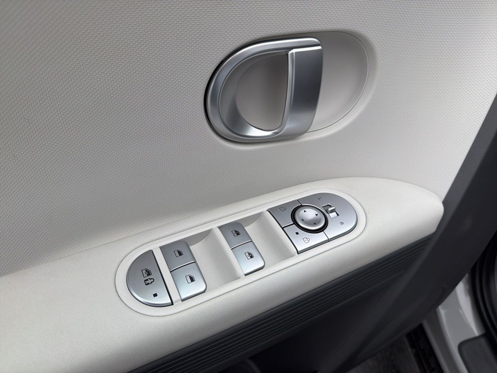 Thumbnail: 2024 Hyundai Ioniq 5 - 27