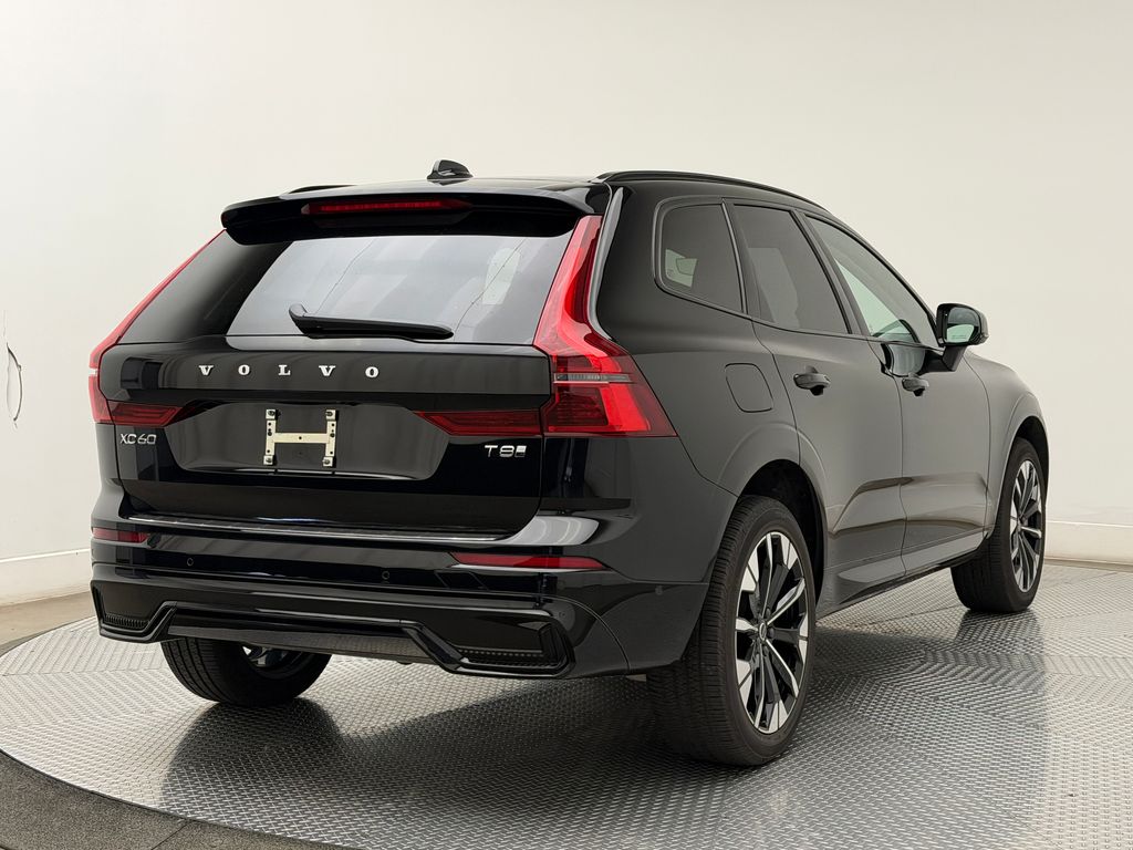 Thumbnail: 2026 Volvo XC60 - 7