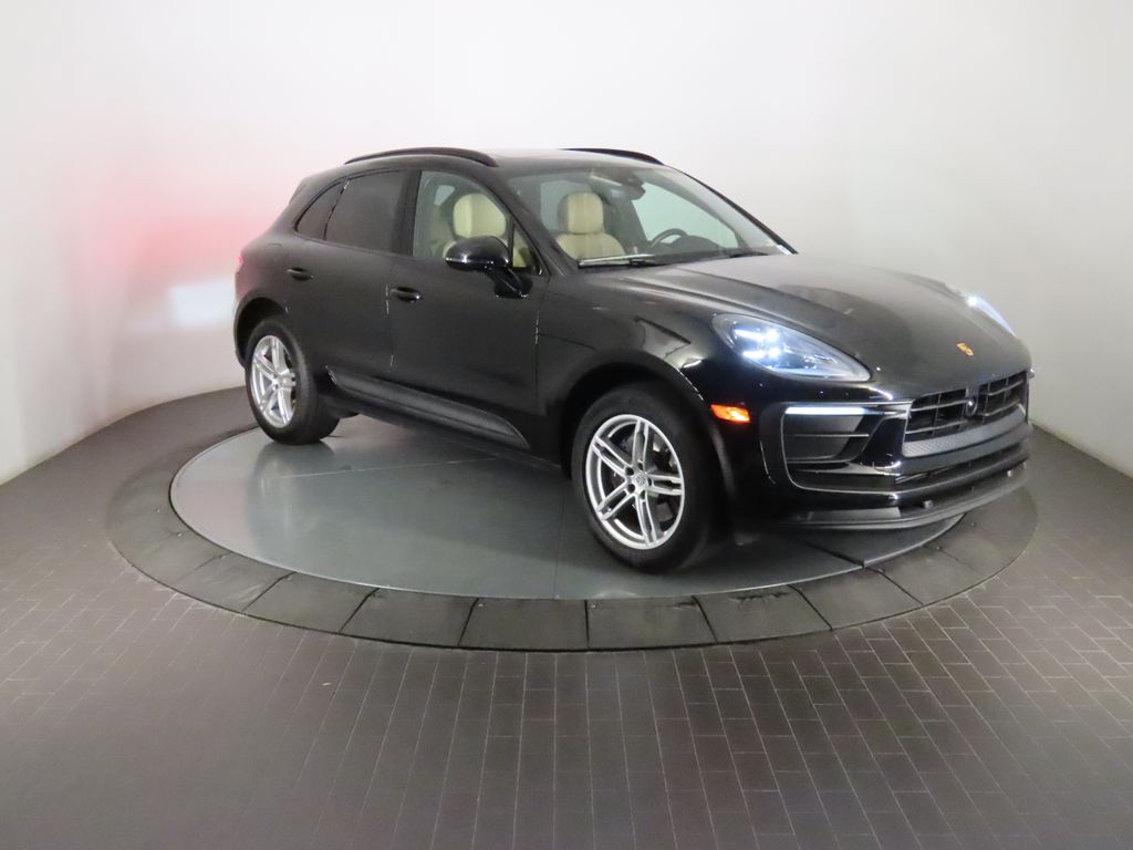 Thumbnail: 2024 Porsche Macan - 9