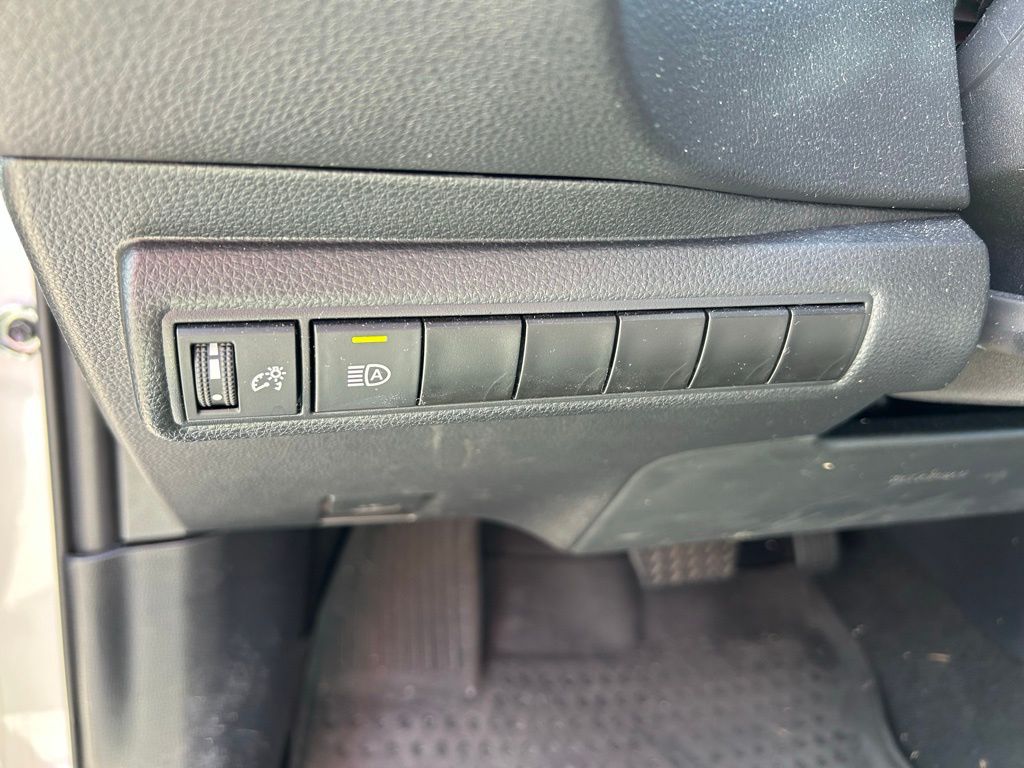 Thumbnail: 2025 Toyota Corolla - 17