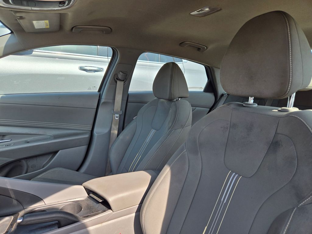 Used 2025 Hyundai Elantra Sedan
