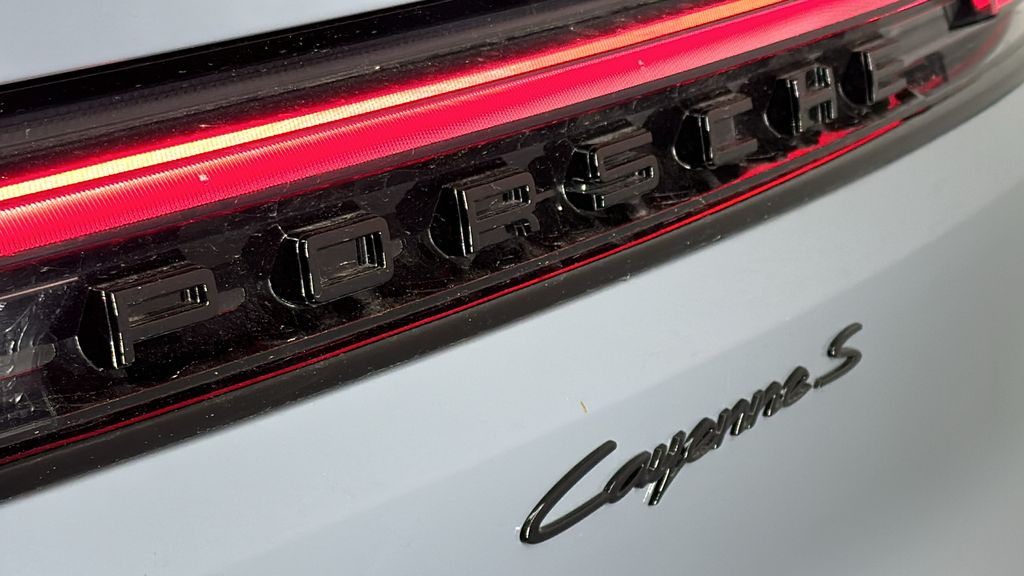 2024 Porsche   12