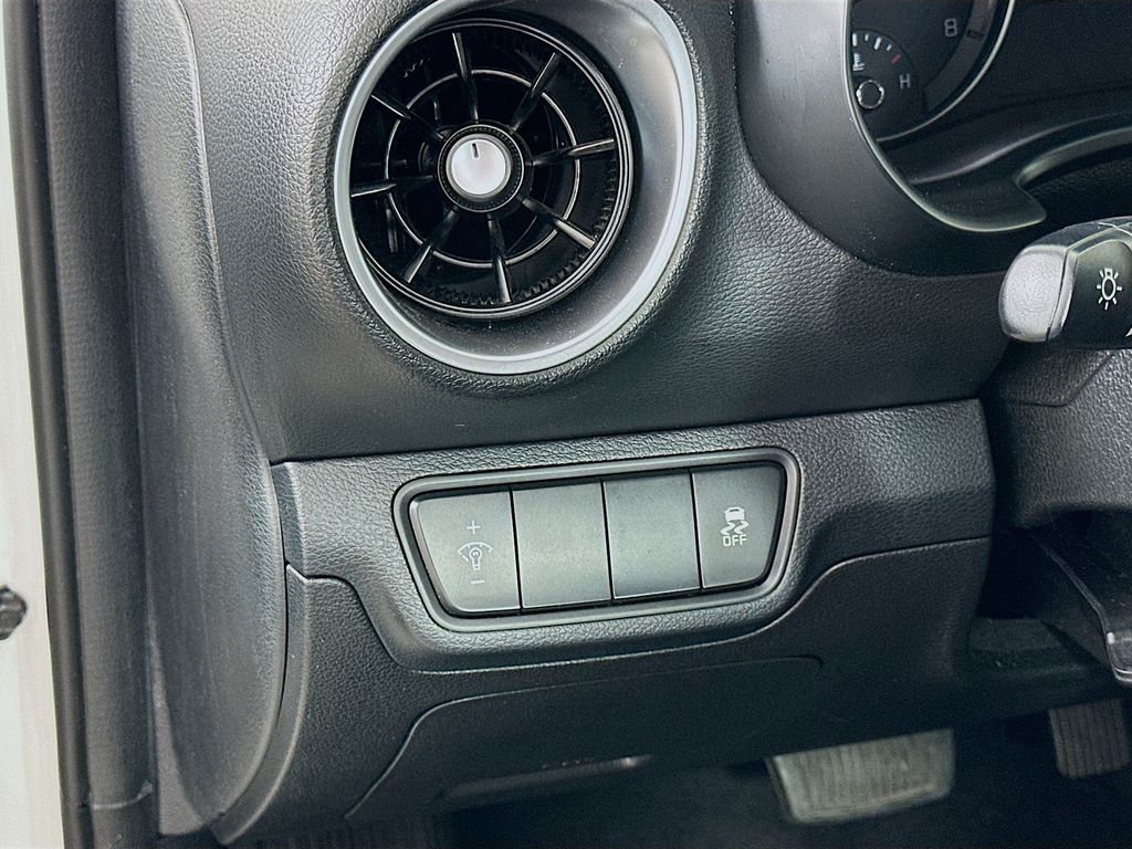 2023 Kia Forte LXS 10