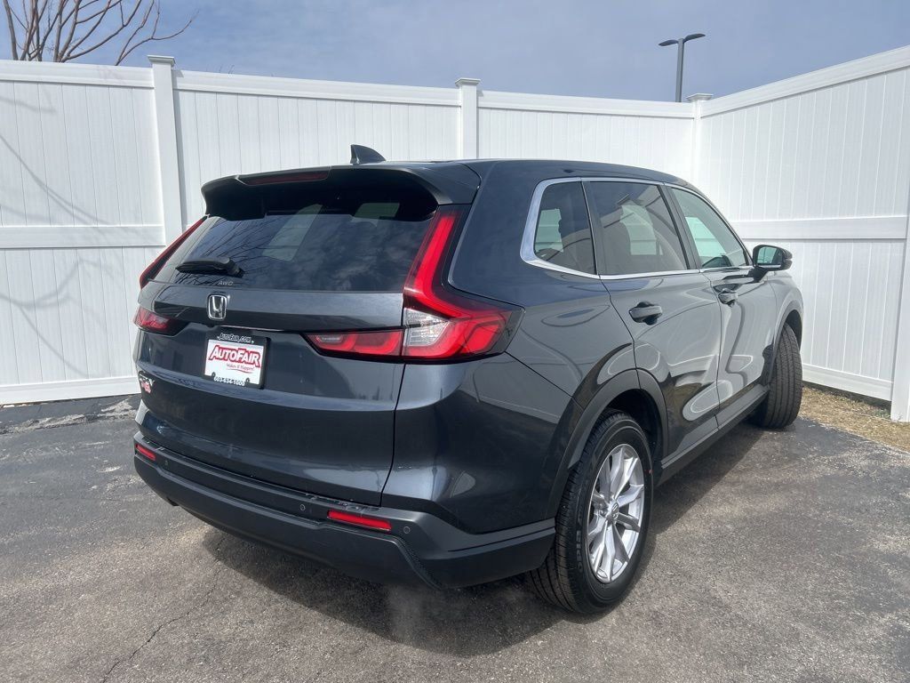 View vehicle photo 5