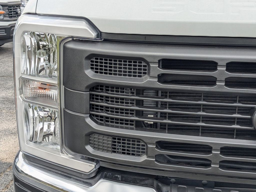2025 Ford F-350 Super Duty XL