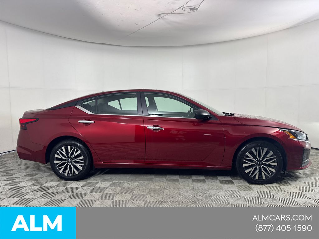 Used 2025 Red Nissan 2.5 SV image 6