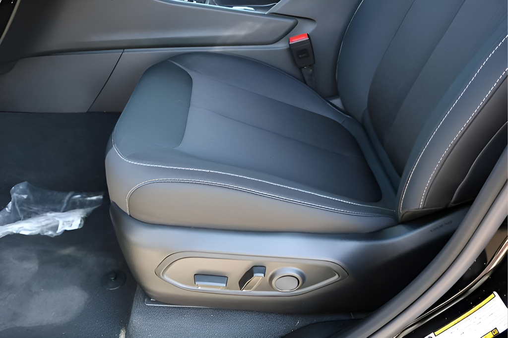 New Car 2025 Jeep Grand Cherokee  Laredo X For Sale In Austin, Texas