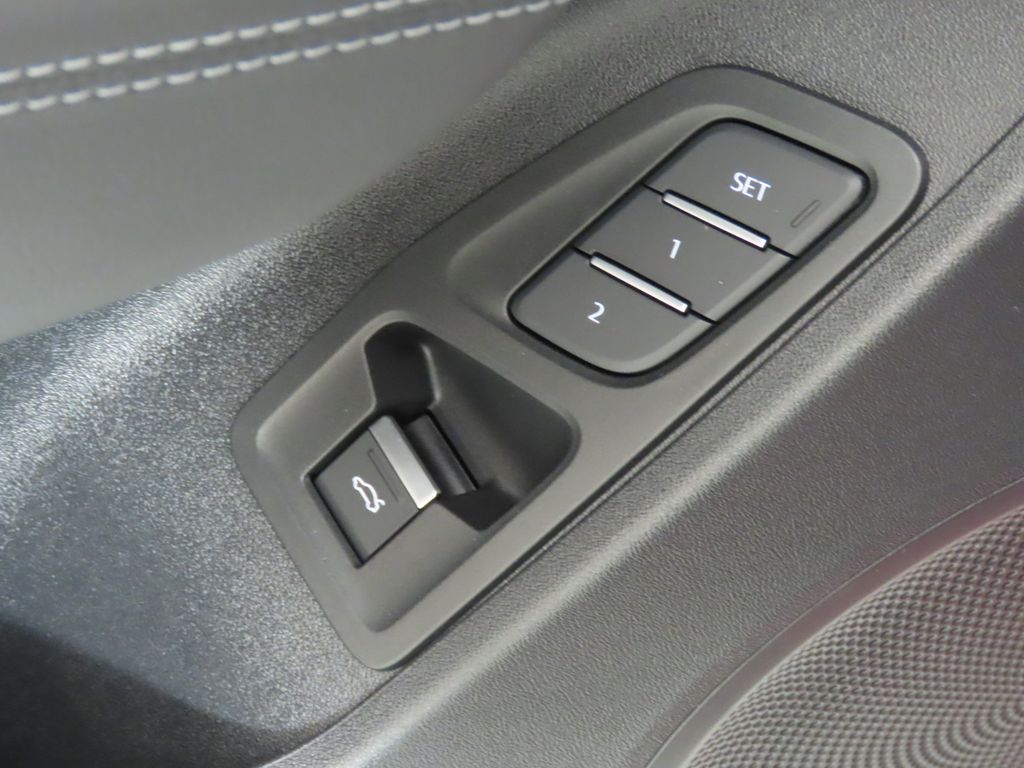Thumbnail: 2026 Audi Q3 - 32