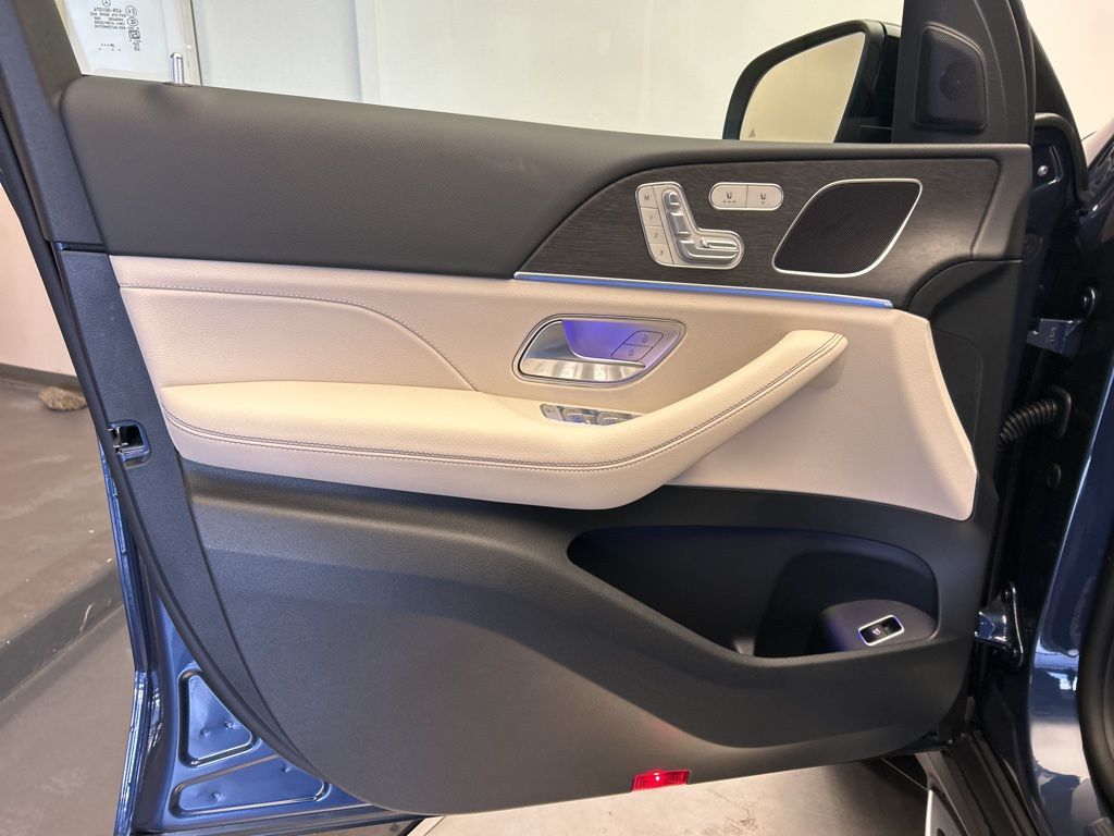 Thumbnail: 2026 Mercedes-Benz GLE - 11