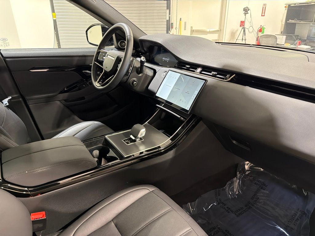 Certified Used 2026  Land Rover S image 24