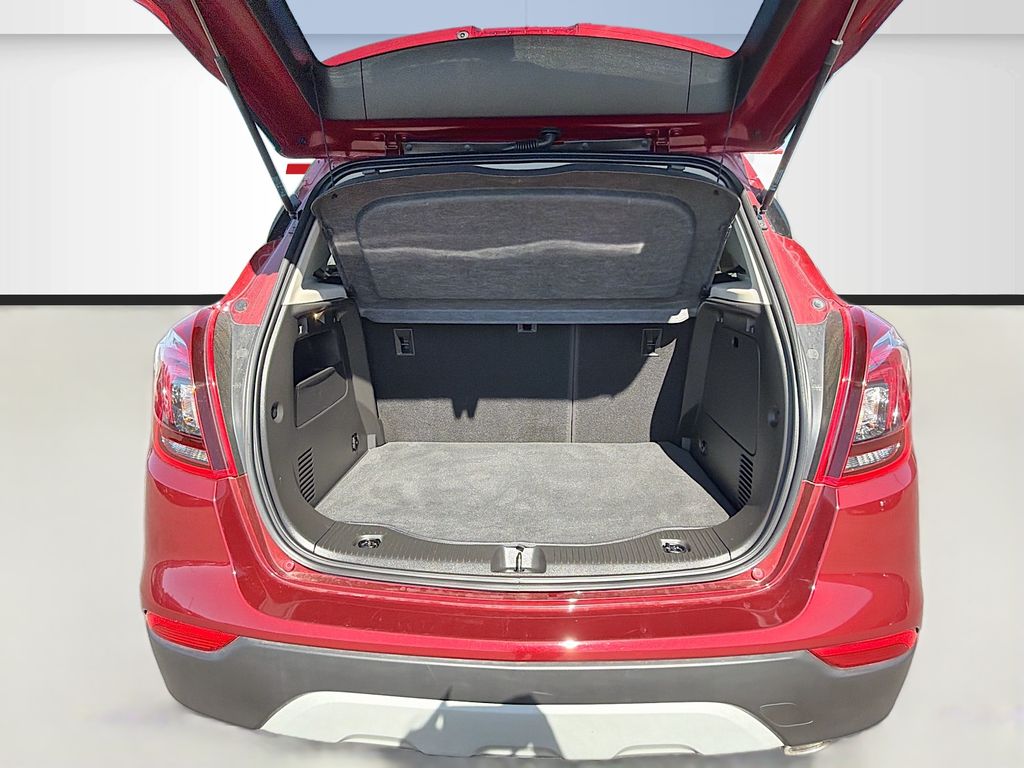 Used 2022 Red Buick Preferred image 26