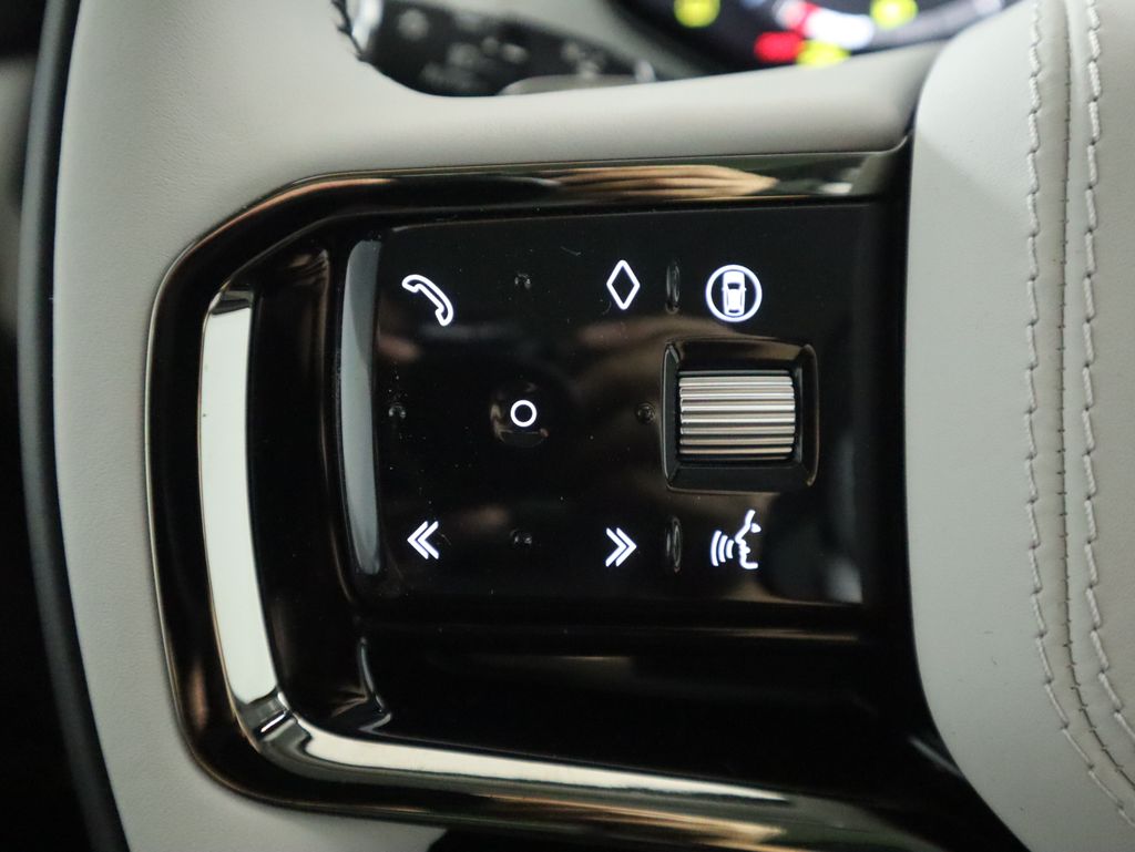 Thumbnail: 2025 Land Rover Range Rover Sport - 12