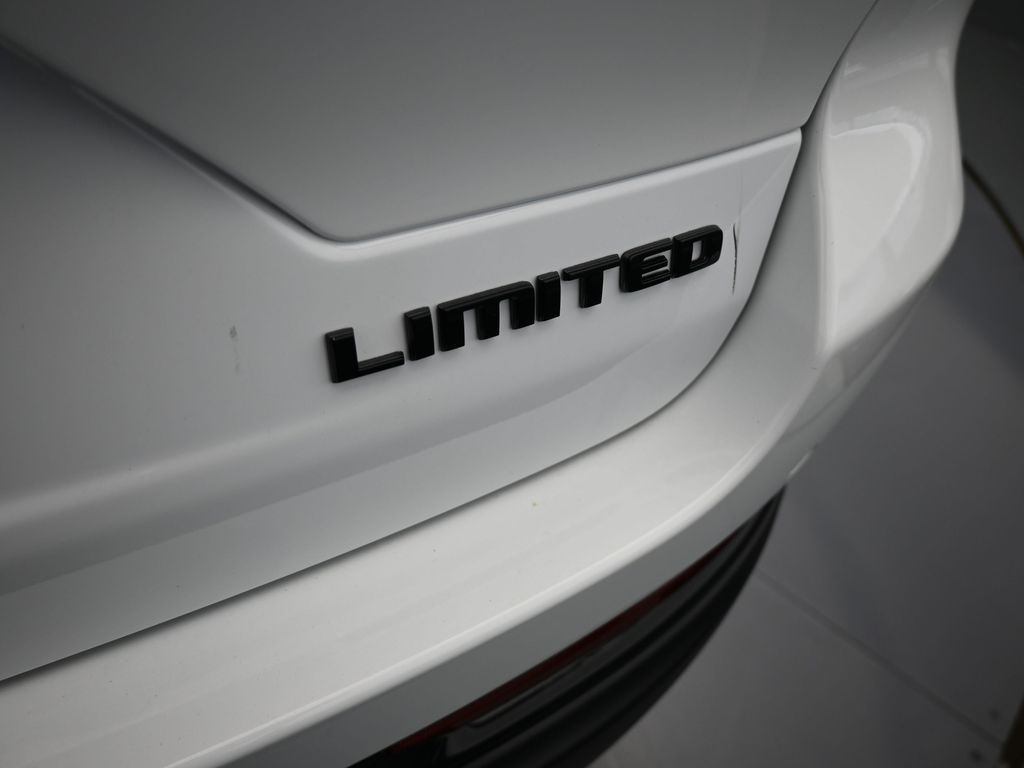 New 2025 Bright White Clearcoat Jeep Limited image 33