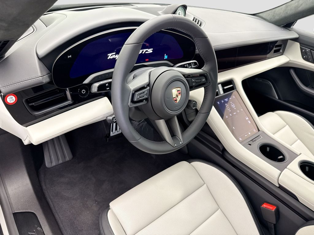 Thumbnail: 2026 Porsche Taycan - 4