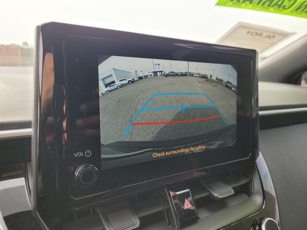 Used 2024  Toyota SE image 18