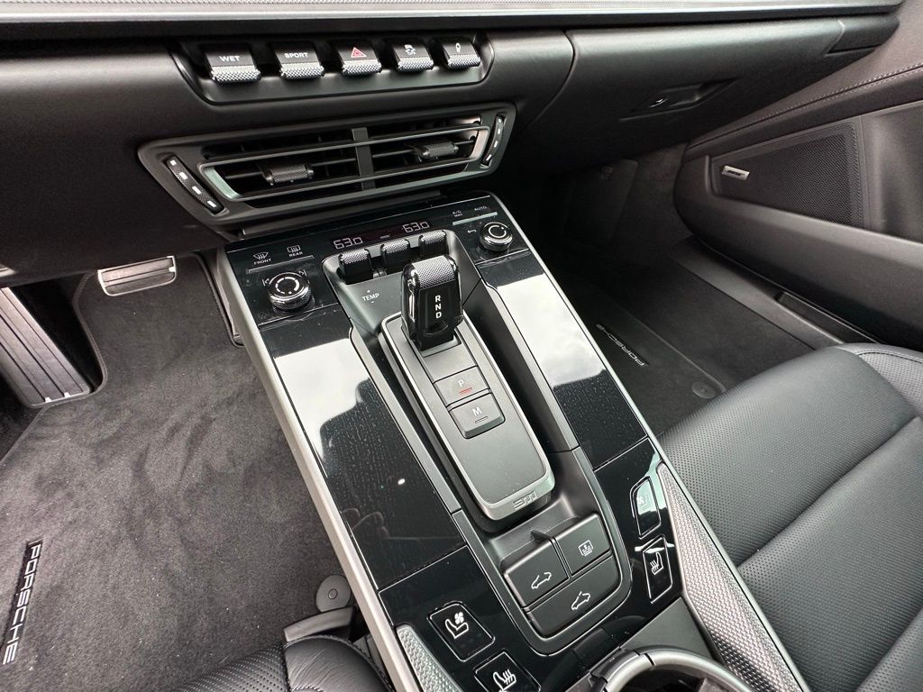 Thumbnail: 2024 Porsche 911 - 26