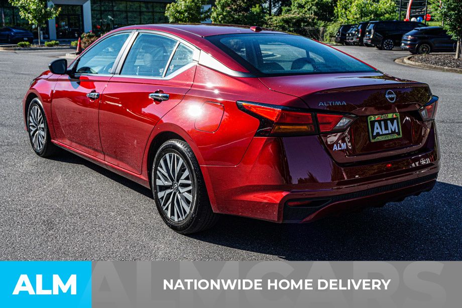 Used 2024 Red Nissan 2.5 SV image 4