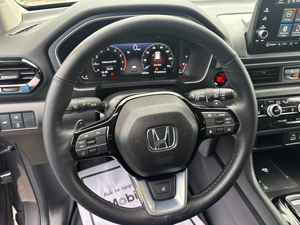 Used 2025 Honda Pilot SUV