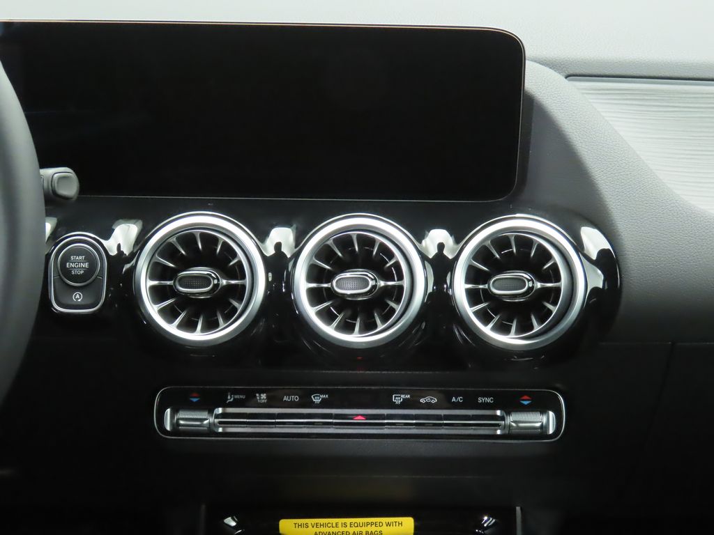 Thumbnail: 2025 Mercedes-Benz GLA - 14