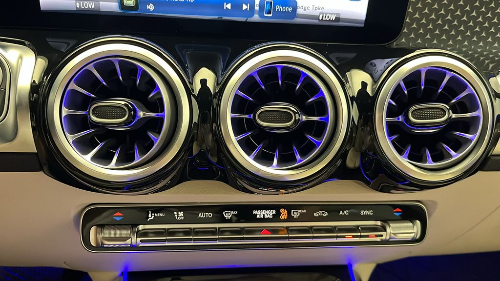 2025 Mercedes-Benz GLB 250 19
