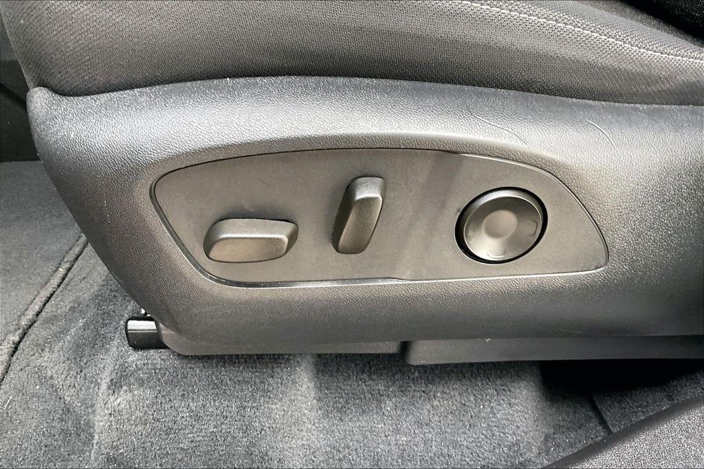 Used 2024 Chevrolet Traverse LT 4D Sport Utility