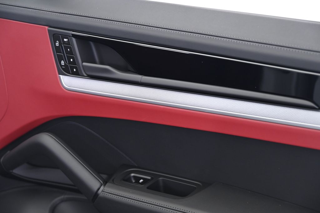 Thumbnail: 2026 Porsche Cayenne - 21