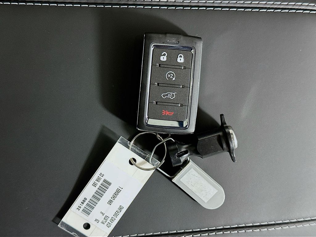 New 2025 White Jeep Overland image 20